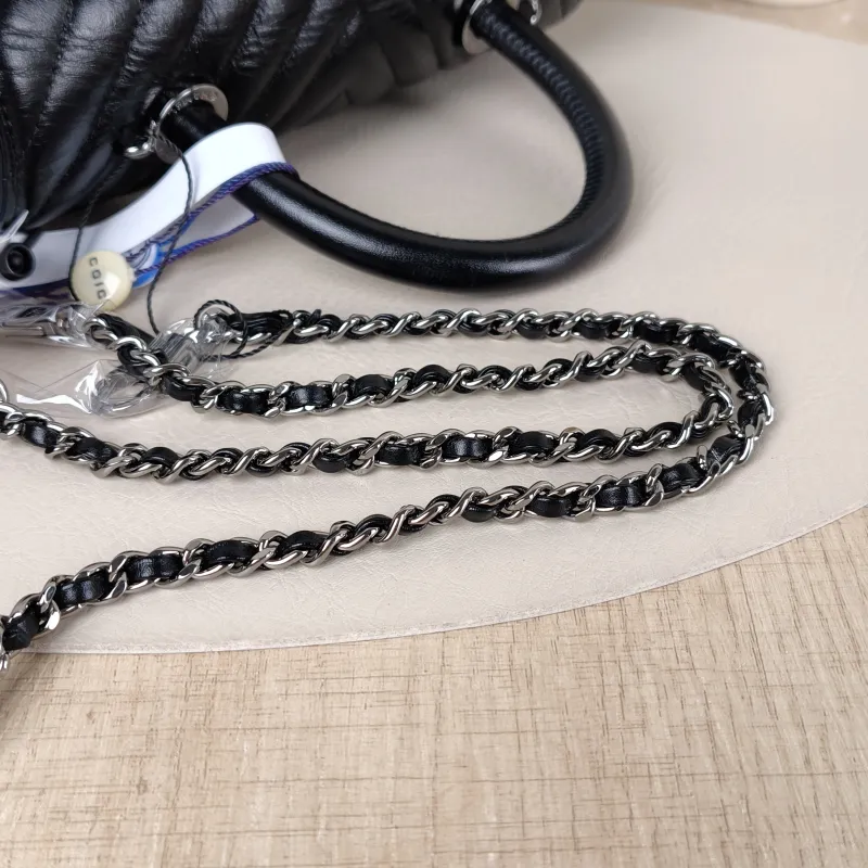 Chanel Crossbody Bag v Coco Handle​ Black Calfskin Small 24 × 10 × 14 cm — detail view 6 of 16