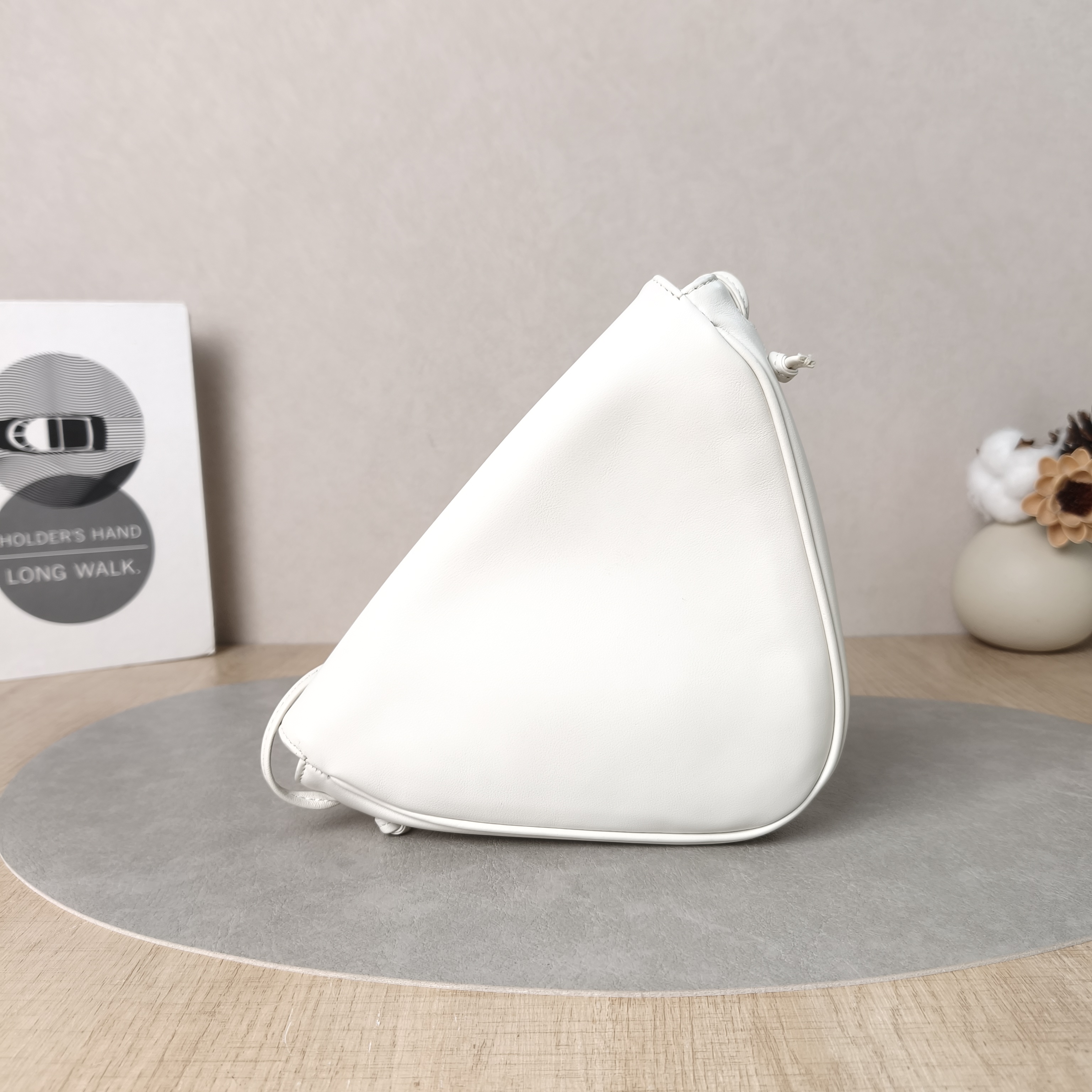CELINE Crossbody Bag Triangle White Calfskin One Size21 × 4 × 15 cm — cover view 4 of 5