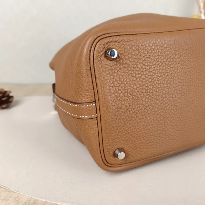 Hermès Top Handle Bag Picotin Lock 18 18 TC Calfskin Small 18 × 13 × 19 cm T — detail view 1 of 11