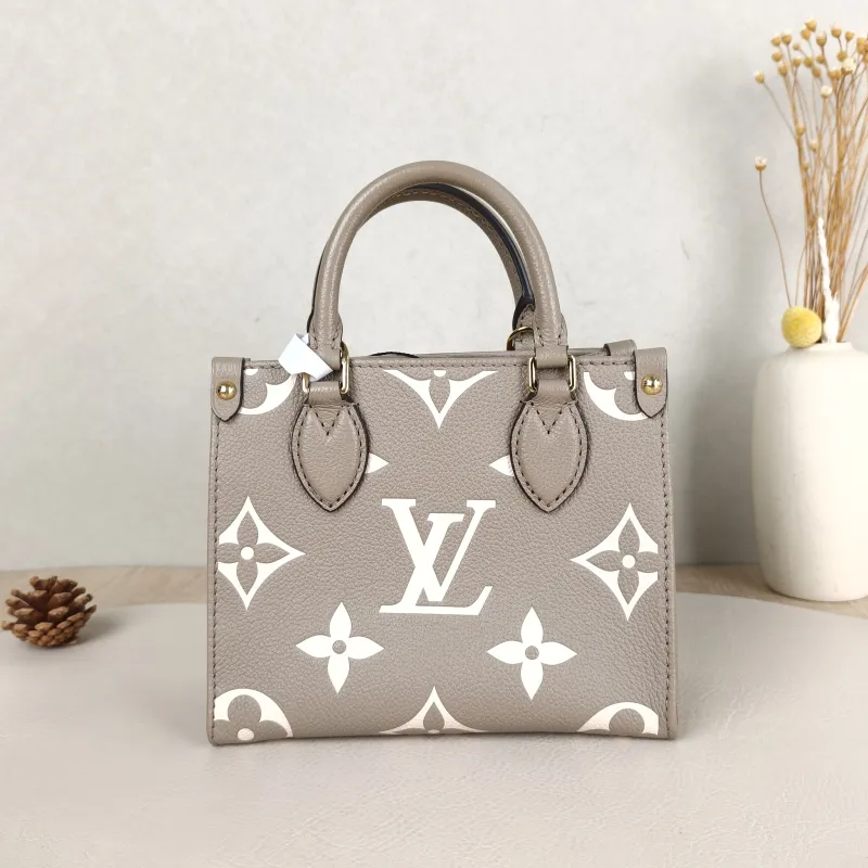 Louis Vuitton Crossbody Bag Onthego BB · White Empreinte Embossed Calfskin Monogram BB18 × 8.5 × 15 cm — cover view 6 of 6