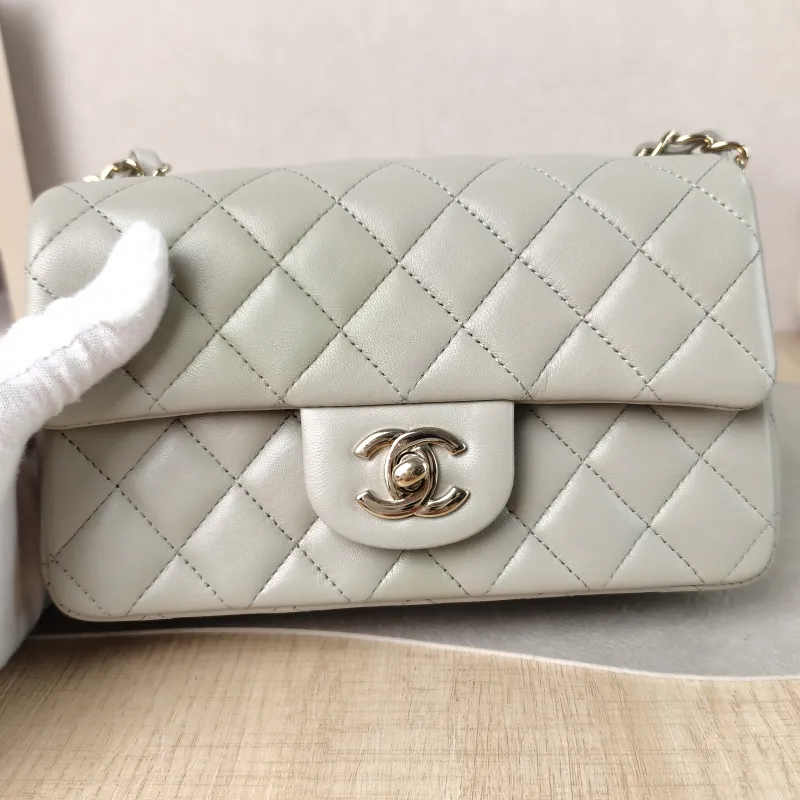 Chanel Crossbody Bag Classic Flap Large Mini CF Mini Green Lambskin mini 20 × 6 × 12 cm — detail view 12 of 13
