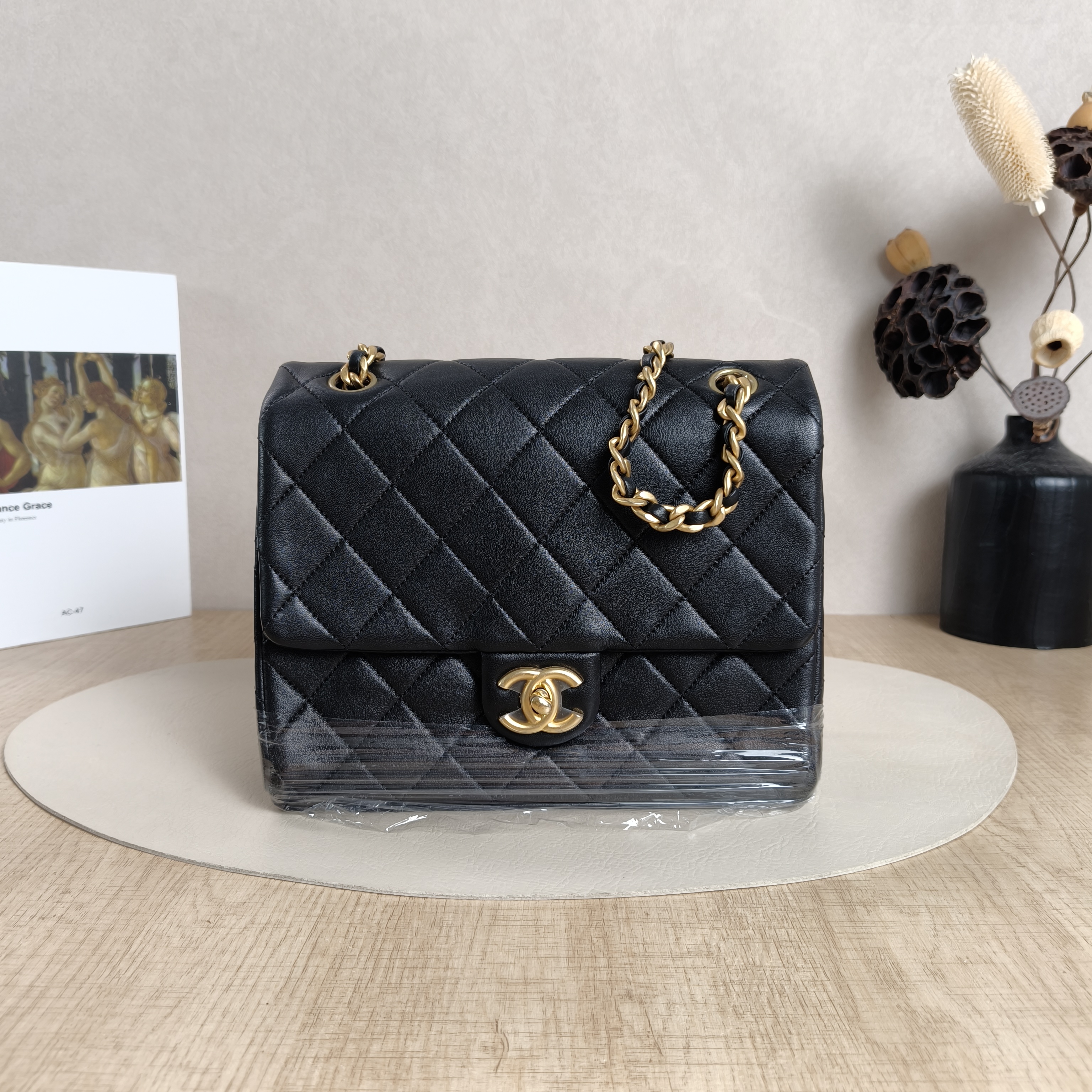 Chanel Crossbody Bagcf Collection Crossbody Bag Black Calfskin One Size22 × 6 × 18 cm