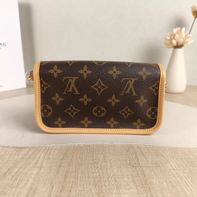 Louis Vuitton Crossbody Bag Diane Baguette Bag Monogram PV Cnano19 × 6 × 10.5 cm — cover view 5 of 6