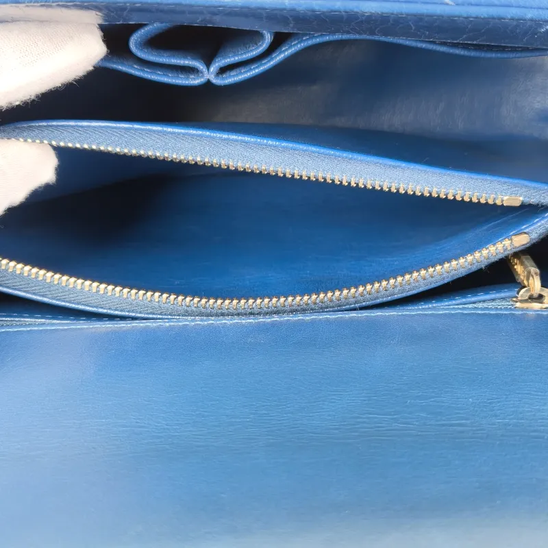 Chanel Top Handle Bag Coco Handle​ Blue V Calfskin Medium 29 × 12 × 18 cm 24 — detail view 9 of 15
