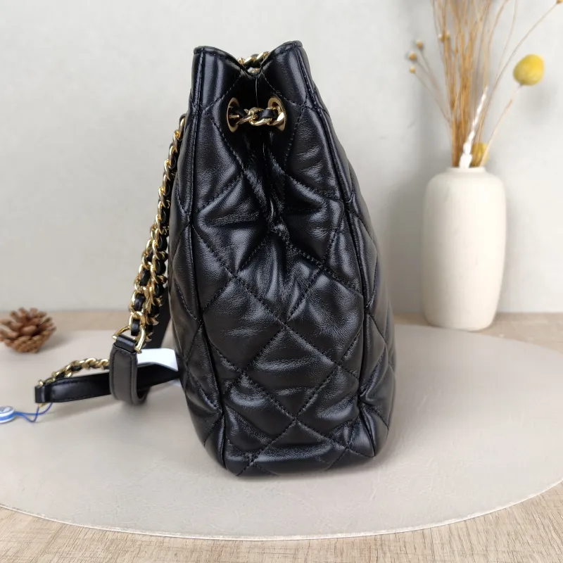 Chanel Shoulder Bag tote Black Lambskin One Size 23 × 8 × 23 cm — detail view 6 of 13