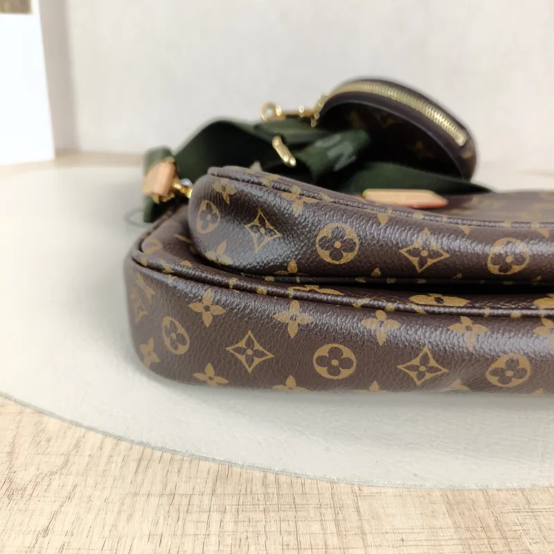 Louis Vuitton Crossbody Bag Multi Pochette Accessoires Shoulder Strap PVC Small24 × 4 × 13.5 cm — detail view 9 of 13