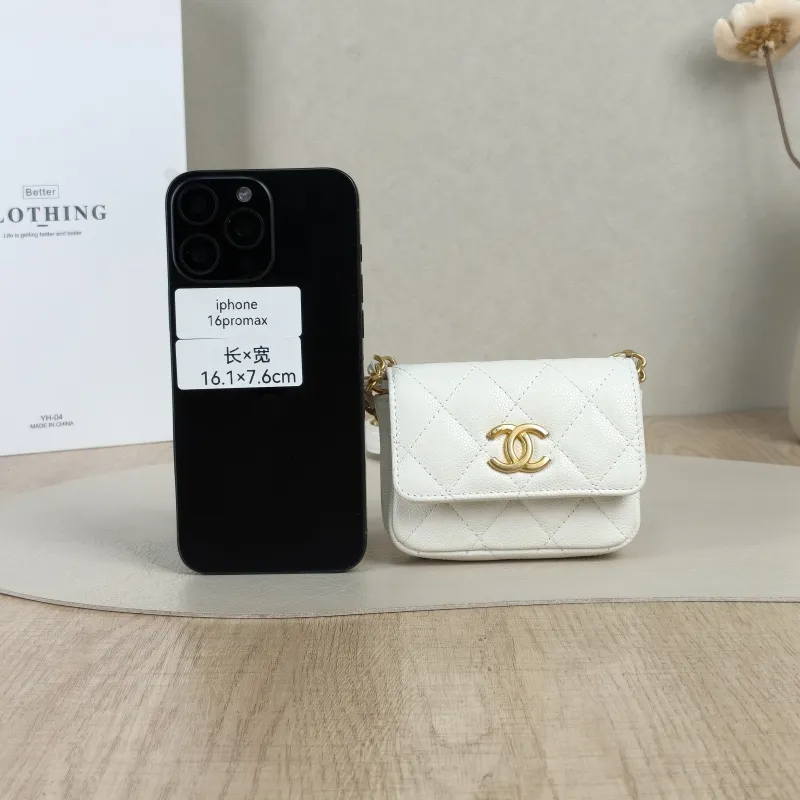 Chanel Wallet Wallet White Grained Calfskinmini10 × 2 × 8 cm — cover view 4 of 5