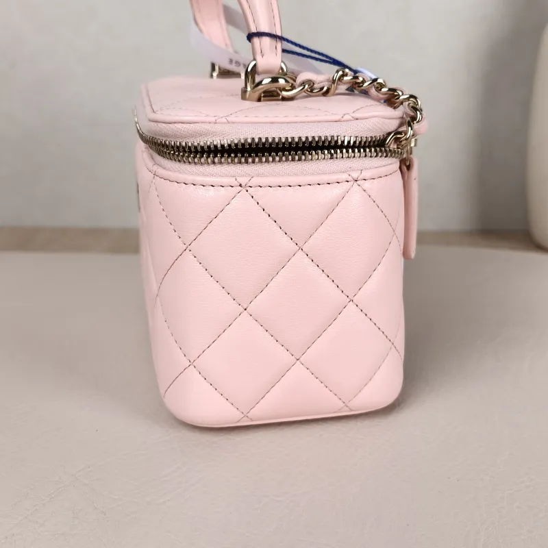 Chanel Crossbody Bag Edition Pink Lambskin Mini 16 × 8 × 9.5 cm — detail view 7 of 13