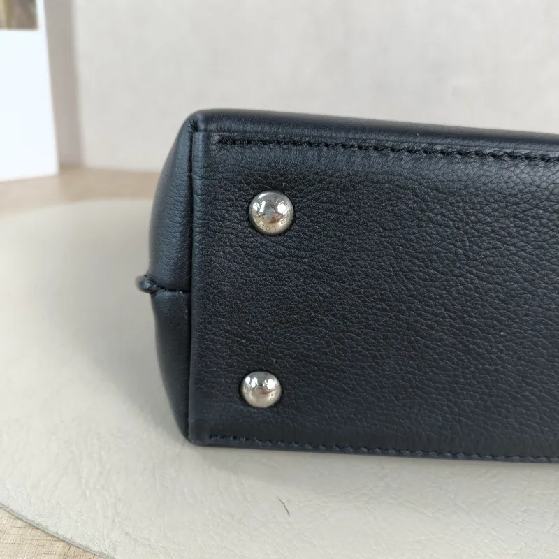 Louis Vuitton Crossbody Bag Lockme Ever Top Handle Bag Black Calfskin Mini 23 × 10 × 17 cm — detail view 9 of 12