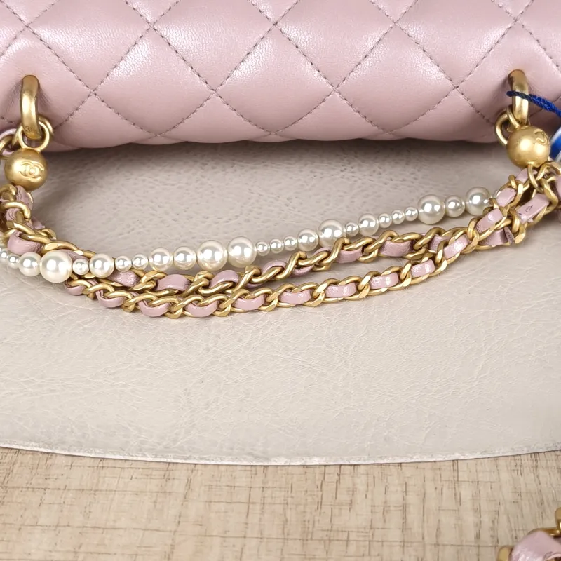 Chanel Crossbody Bag24p Pearl Pink Lambskinmini17 × 5 × 13 cm — detail view 6 of 15