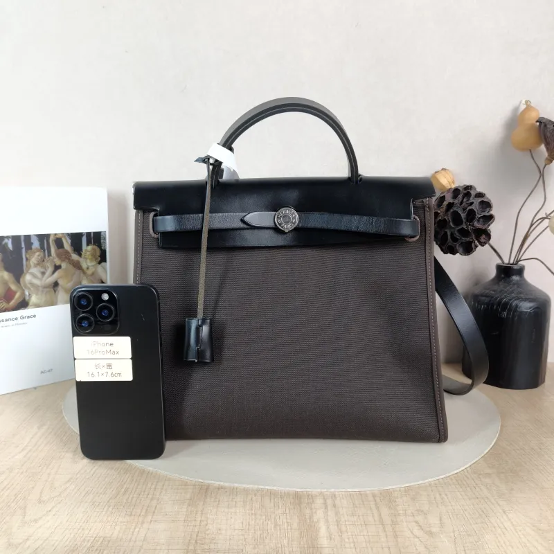 Hermès Shoulder Bag Herbag 31 Canvas Medium 30.5 × 11 × 25.5 cm Y — cover view 2 of 5