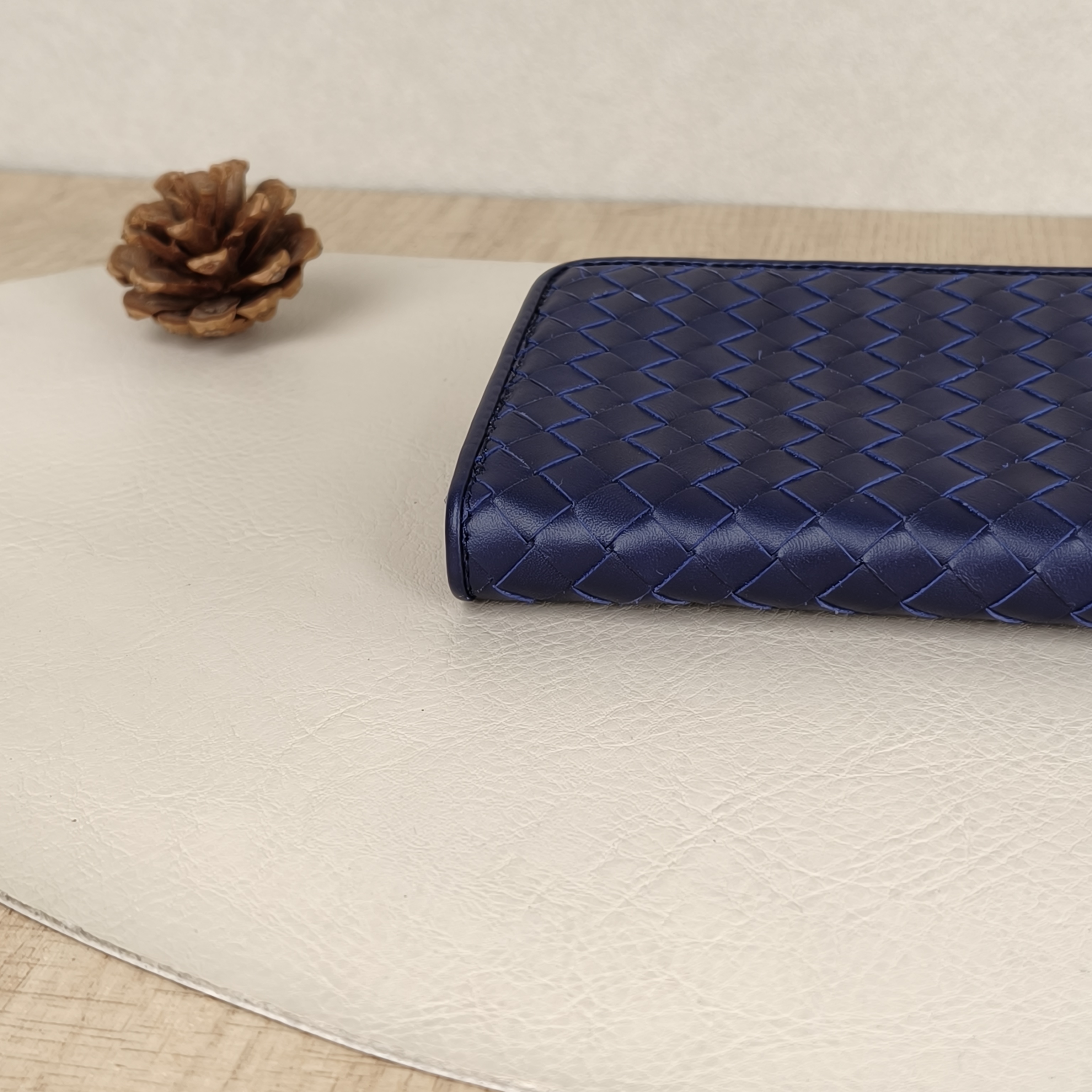 Bottega Veneta Wallet Edition Wallet Blue Lambskin One Size19 × 2 × 10 cm — cover view 3 of 9