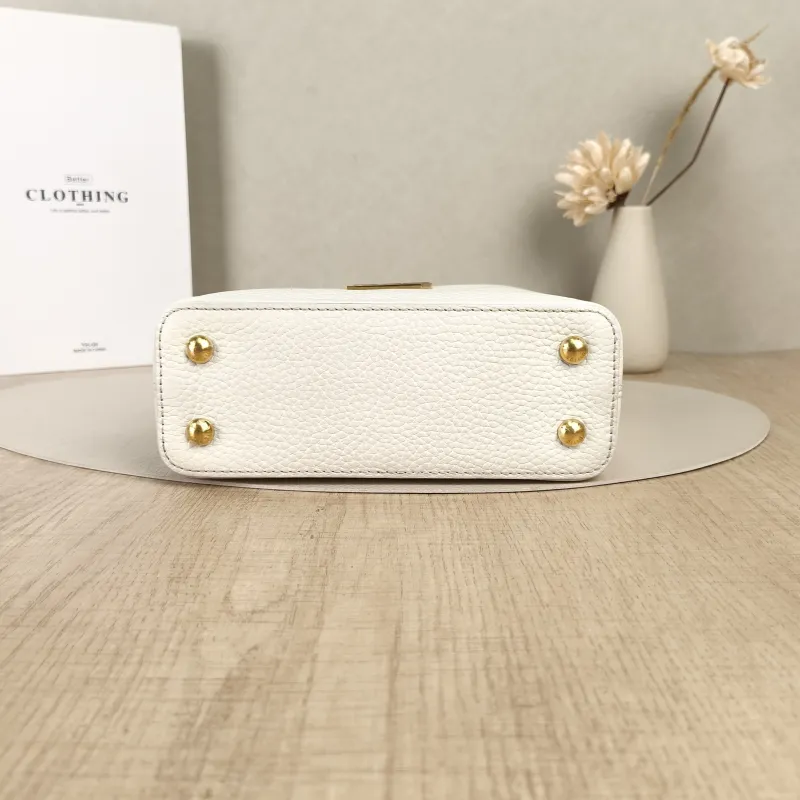 Louis Vuitton Crossbody Bag Capucines White Calfskinmini21 × 8 × 14 cm — cover view 4 of 6