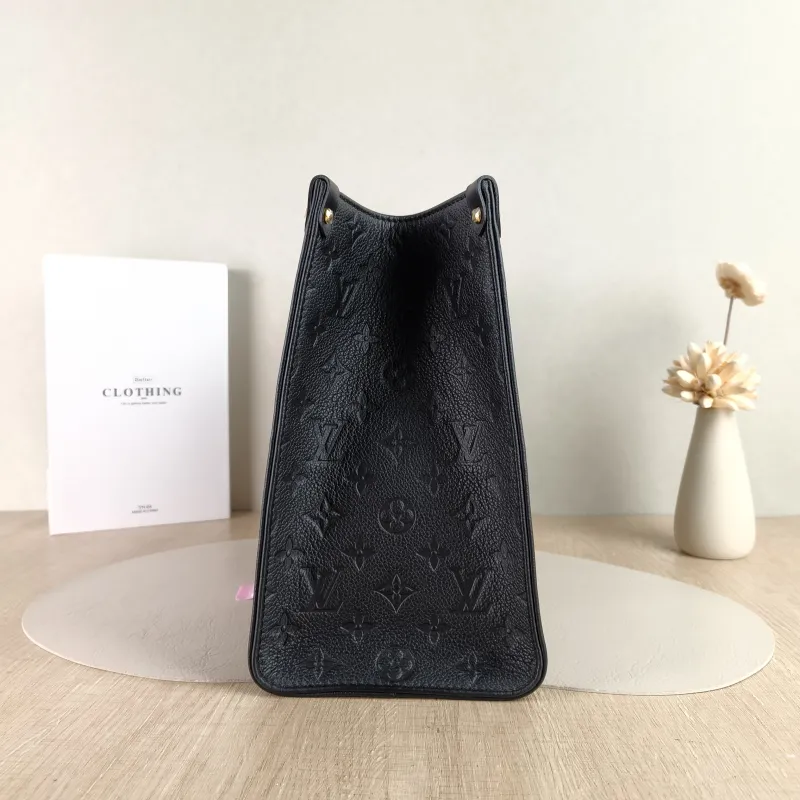 Louis Vuitton Shoulder Bag Onthego Medium Black Monogram Empreinte Embossed Calfskin Medium 35 × 14 × 27 cm — detail view 4 of 10