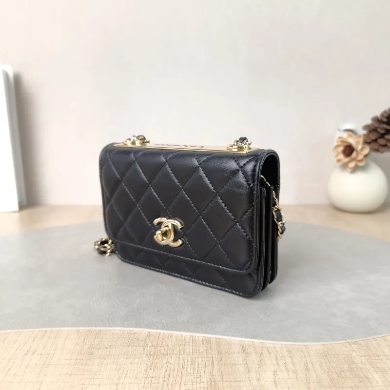Chanel Crossbody Bag trendy cc woc Black with Gold-Tone Hardware Lambskin One Size 15.5 × 3.5 × 11 cm 30 — cover view 4 of 6