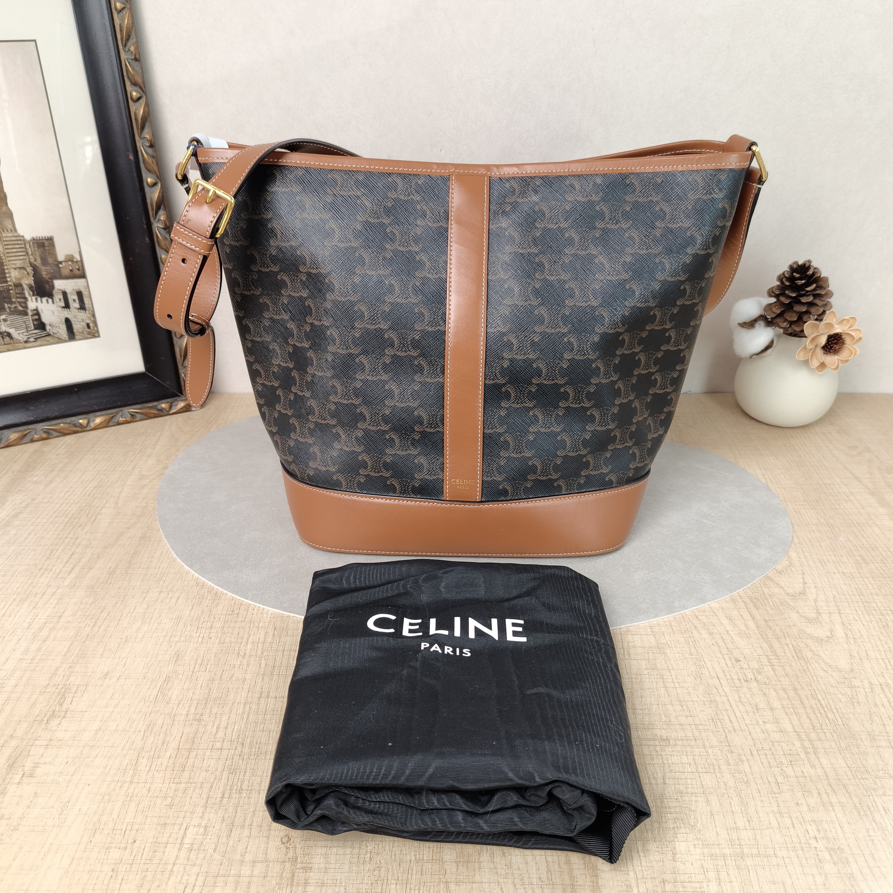 CELINE Crossbody Bag Triomphe Bucket Bag Monogram PVC Medium24 × 18 × 27 cm — cover view 4 of 6