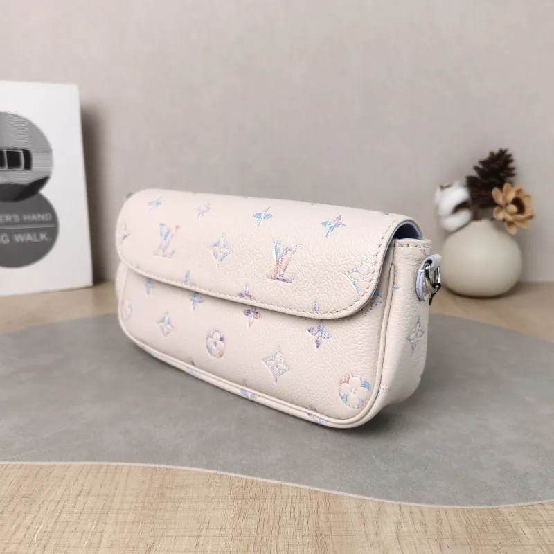 Louis Vuitton Crossbody Bag IVY Calfskin Small 23.5 × 4.3 × 12 cm — cover view 2 of 6