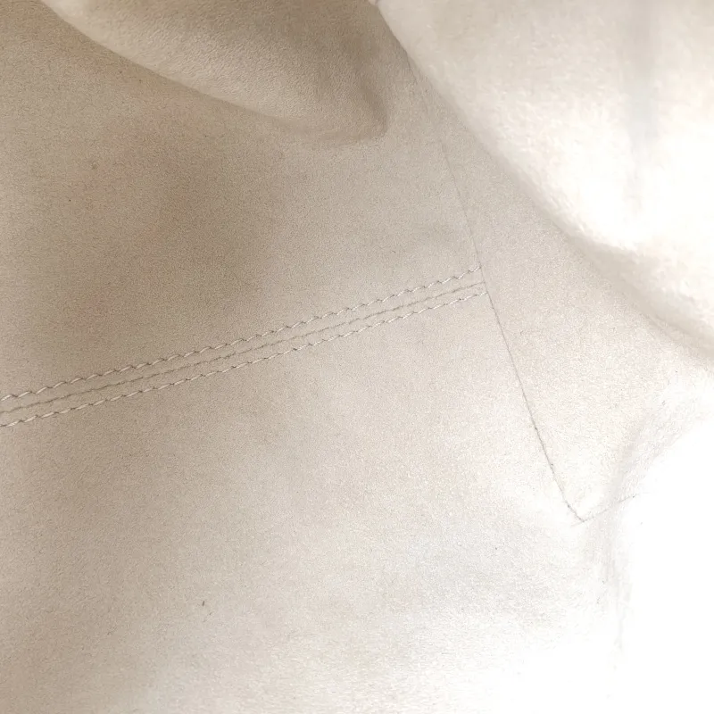 Louis Vuitton Bag — detail view 5 of 14