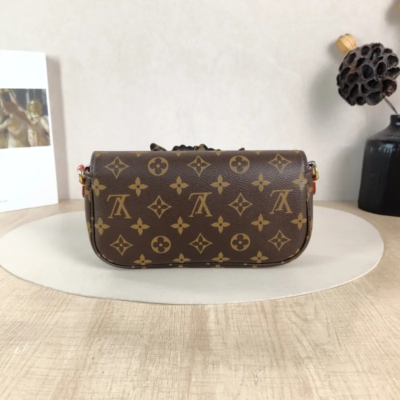 Louis Vuitton Crossbody Bag IVY Monogram PVC Small 23.5 × 4.3 × 12 cm — cover view 4 of 5
