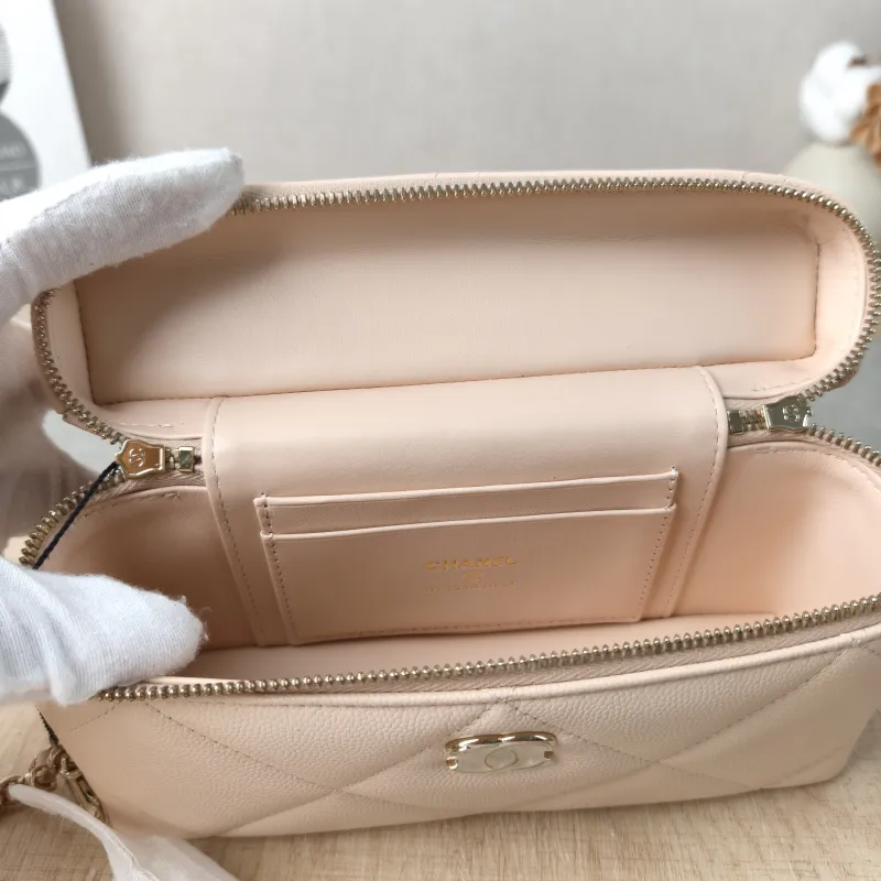 Chanel Crossbody Bag lp Box Bag Top Handle Crossbody Bag Beige Grained Calfskin One Size 19.5 × 5 × 17 cm — detail view 5 of 15