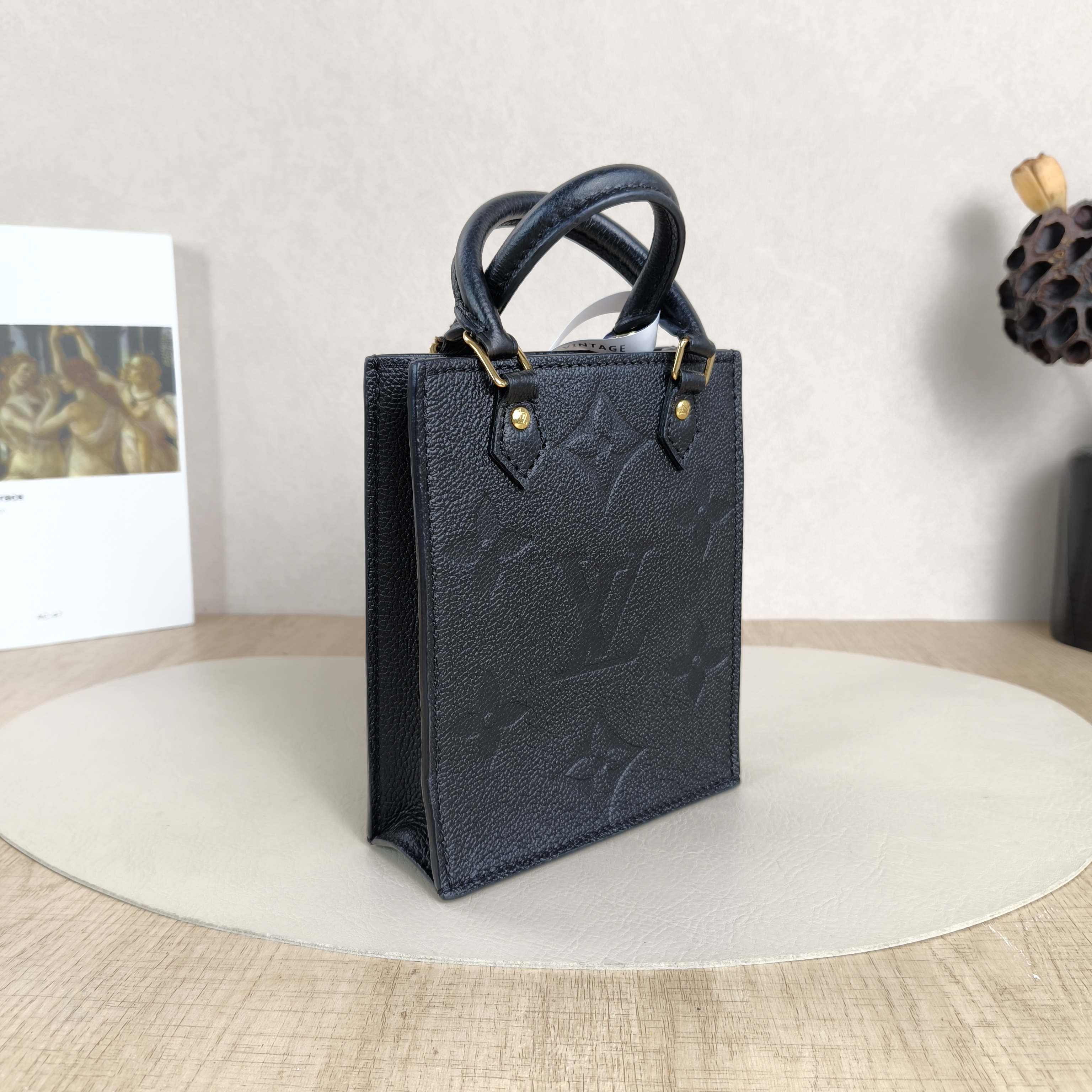 Louis Vuitton Crossbody Bag PETIT SAC PLAT Mini Black Calfskinmini14 × 5 × 17 cm — cover view 2 of 5