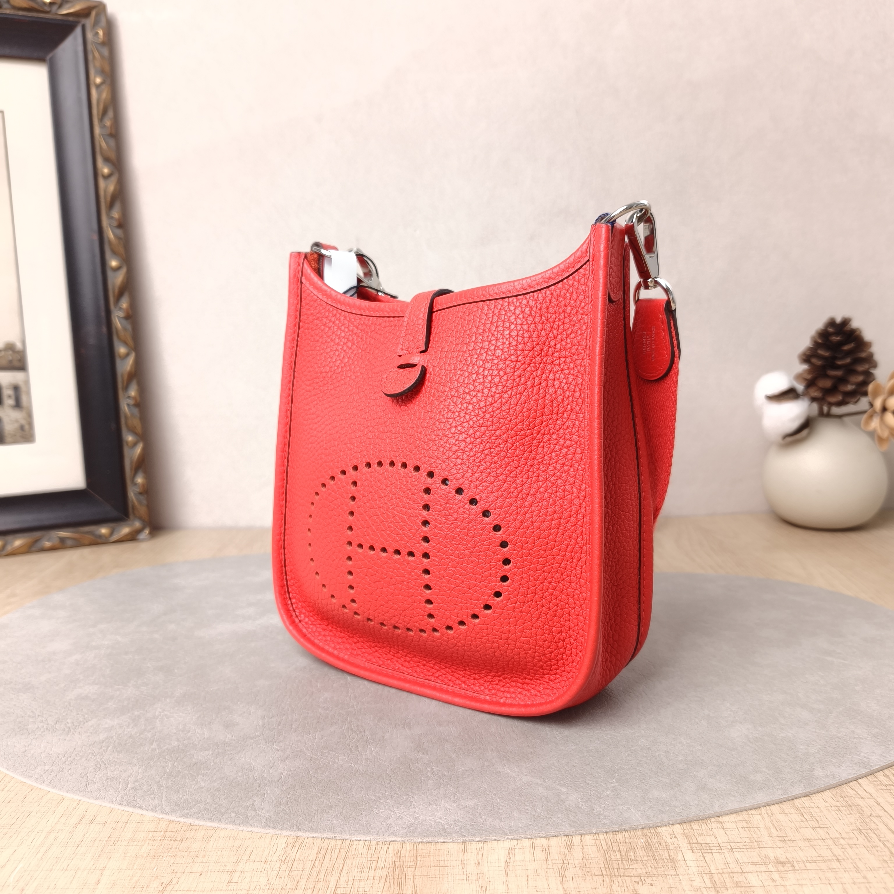 Hermès Crossbody Bag Evelyne Mini 16 Mini 16Red Taurillon Clemence TC Calfskinmini17 × 5.5 × 18 cm — cover view 3 of 5