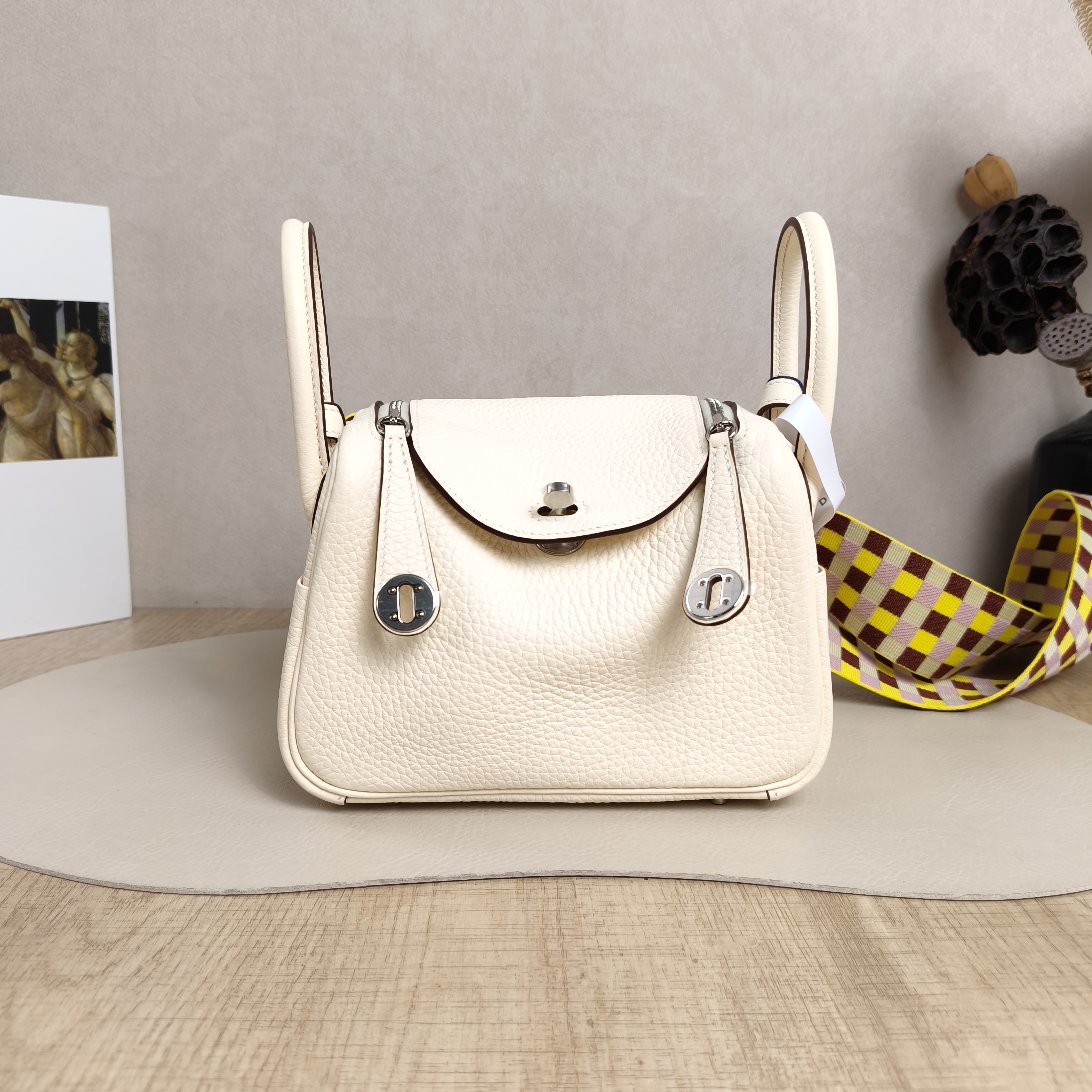 Hermès Crossbody Bag Lindy Mini 19 TC Calfskin19 × 9.5 × 13 cm