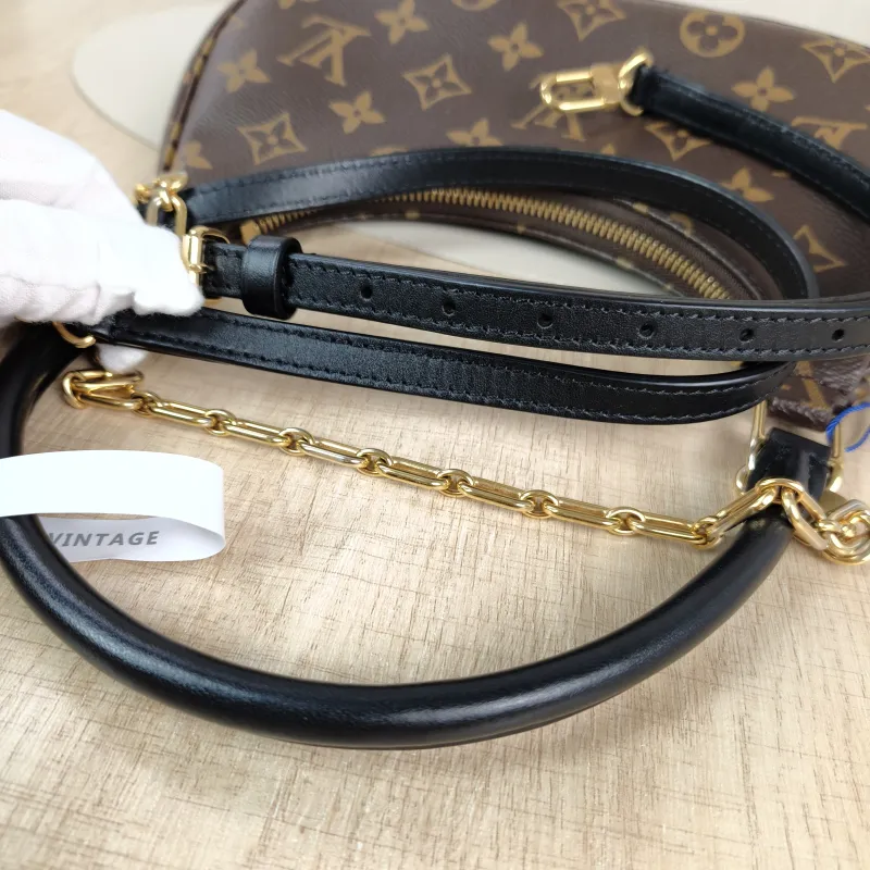 Louis Vuitton Shoulder Bag Catchy Monogram PVC Small 24 × 6 × 10 cm — detail view 8 of 11