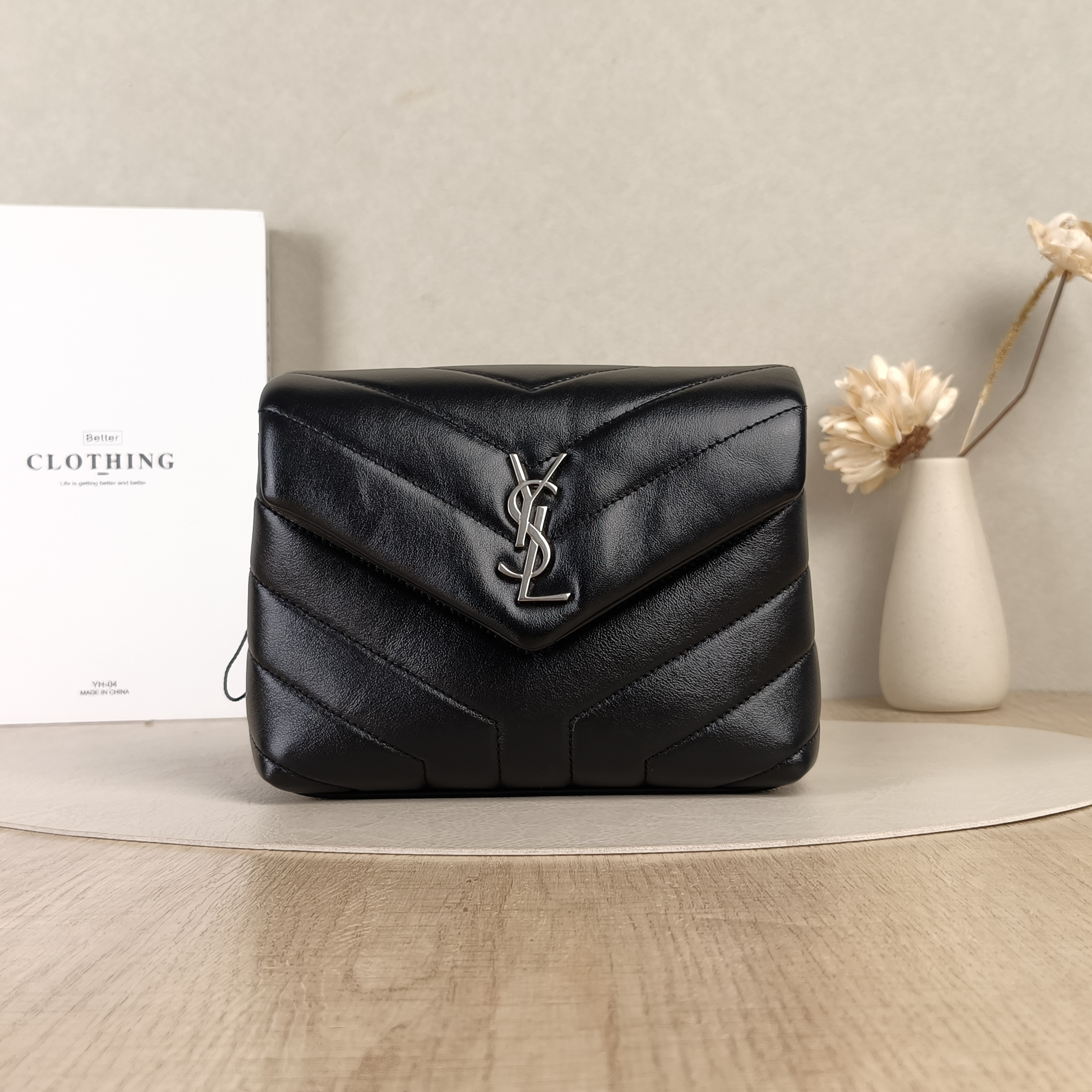 SAINT LAURENT Shoulder Bag LOULOU Black Calfskinmini20 × 7.5 × 14 cm