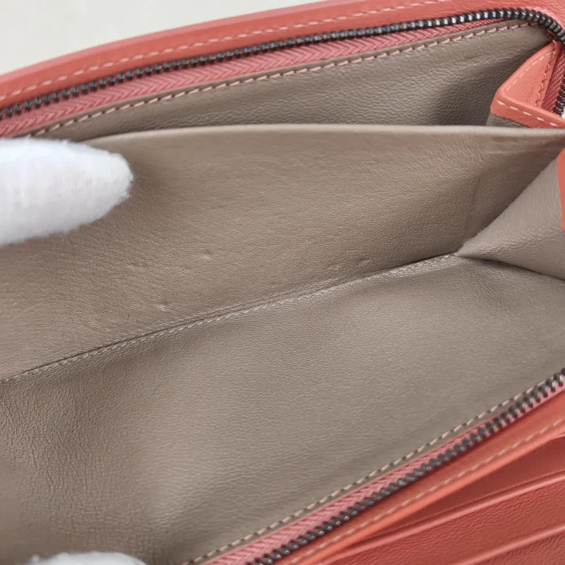 Bottega Veneta Wallet Edition Wallet Lambskin One Size19 × 3 × 9.5 cm — detail view 8 of 10