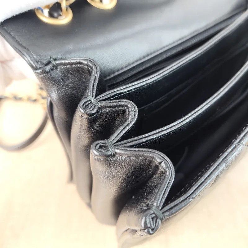 Chanel Crossbody Bag Crossbody Bag Black with Gold-Tone Hardware Lambskin One Size 24 × 7 × 15 cm 24 — detail view 8 of 13