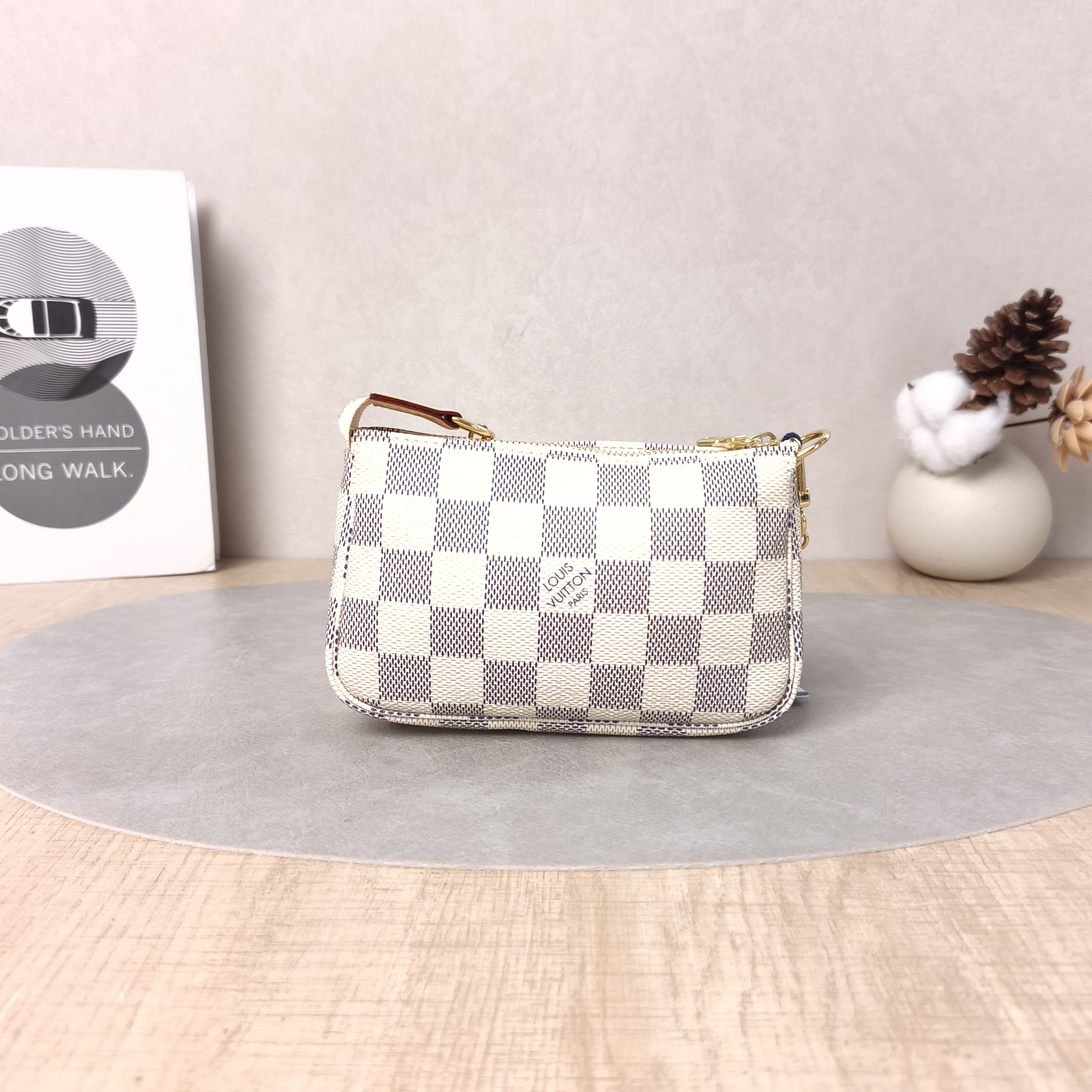 Louis Vuitton Clutch Mini Pochette Accessoires PV Cmini15.5 × 4 × 10.5 cm