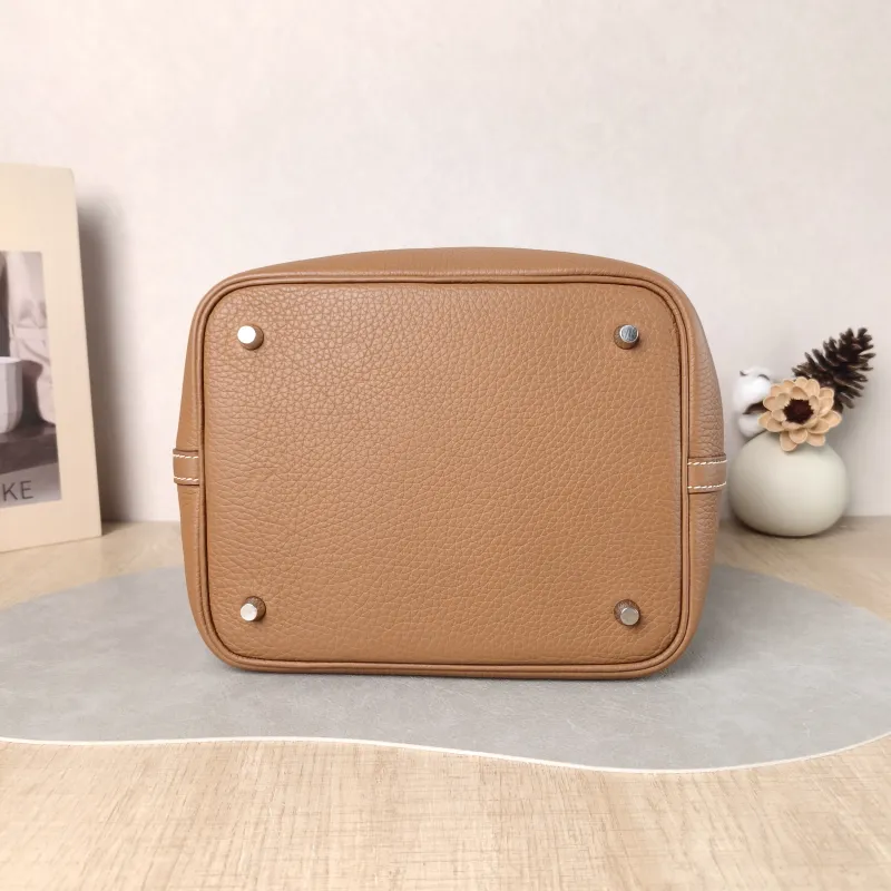 Hermès Top Handle Bag Picotin Lock 22 22 37 Brown TC Calfskin Medium 22 × 17 × 21 cm W — cover view 2 of 6