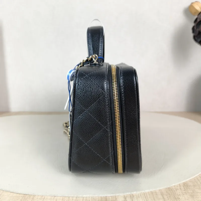Chanel Crossbody Bag Black Grained Calfskin Mini 19.5 × 8.5 × 12 cm — detail view 5 of 13