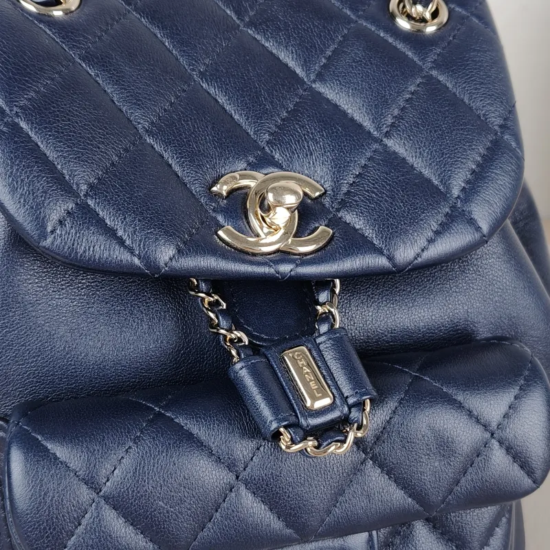 Chanel Backpack Duma Blue Lambskin Small18 × 12 × 18.5 cm — detail view 7 of 13