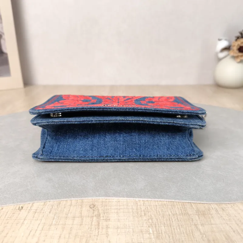 Miumiu Crossbody Bag Red Embroidered Crossbody Bag One Size 18 × 6 × 12 cm — cover view 5 of 5