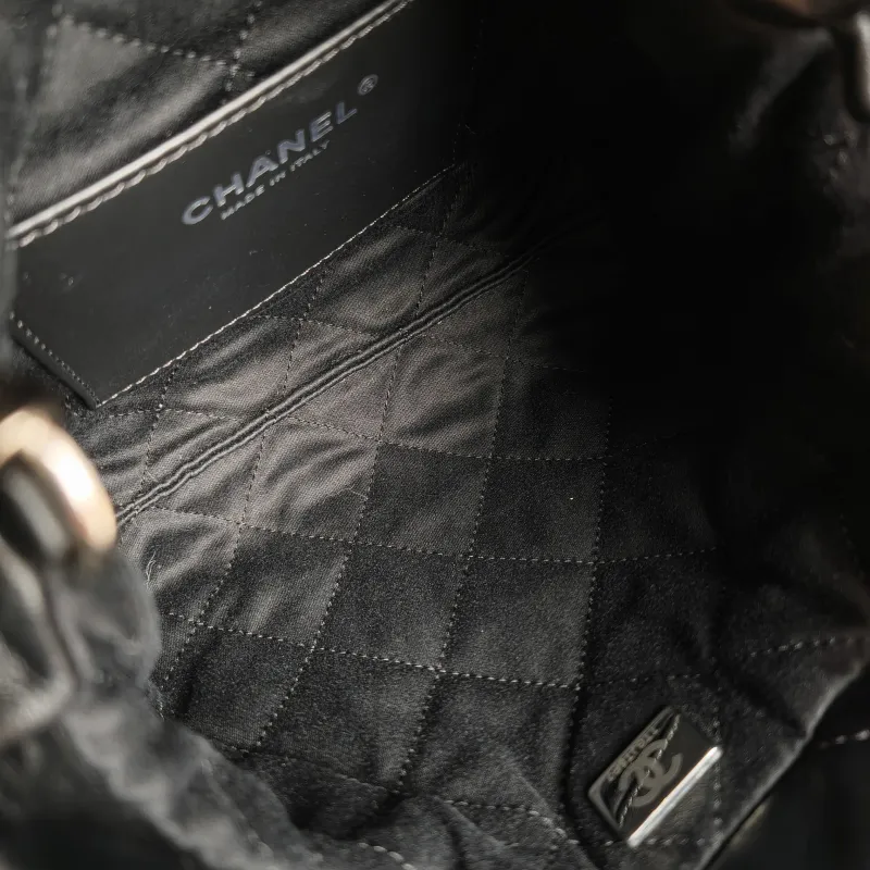 Chanel Shoulder Bag22Bag Black CC alfskinmini20 × 6 × 19 cm — detail view 10 of 12