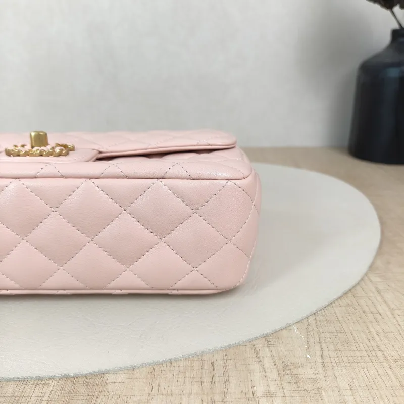 Chanel Crossbody Bag24c cf Pink Lambskin Small Edition23 × 6.5 × 14 cm — detail view 9 of 14