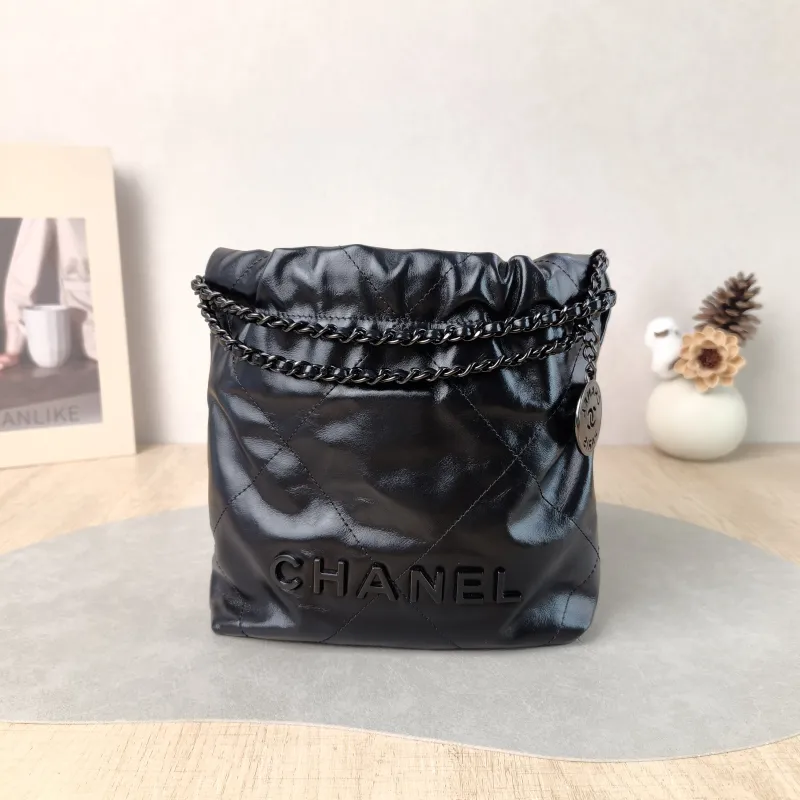 Chanel Shoulder Bag 22Bag Black CC alfskin Mini 20 × 6 × 19 cm