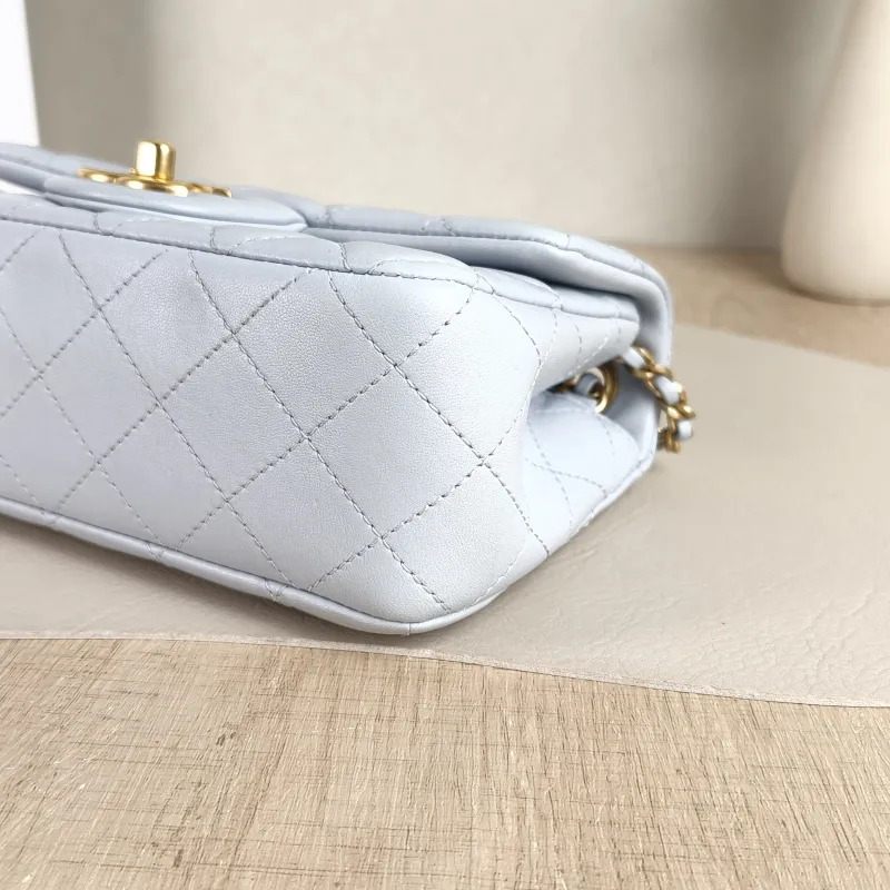Chanel Crossbody Bag cf Blue Lambskin 20 × 6.5 × 12 cm Microchip Edition — detail view 5 of 12