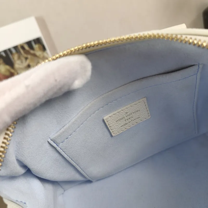 Louis Vuitton Crossbody Bag Speedy20 White · Blue Empreinte Embossed Calfskin Small 20.5 × 12 × 13.5 cm — detail view 5 of 13