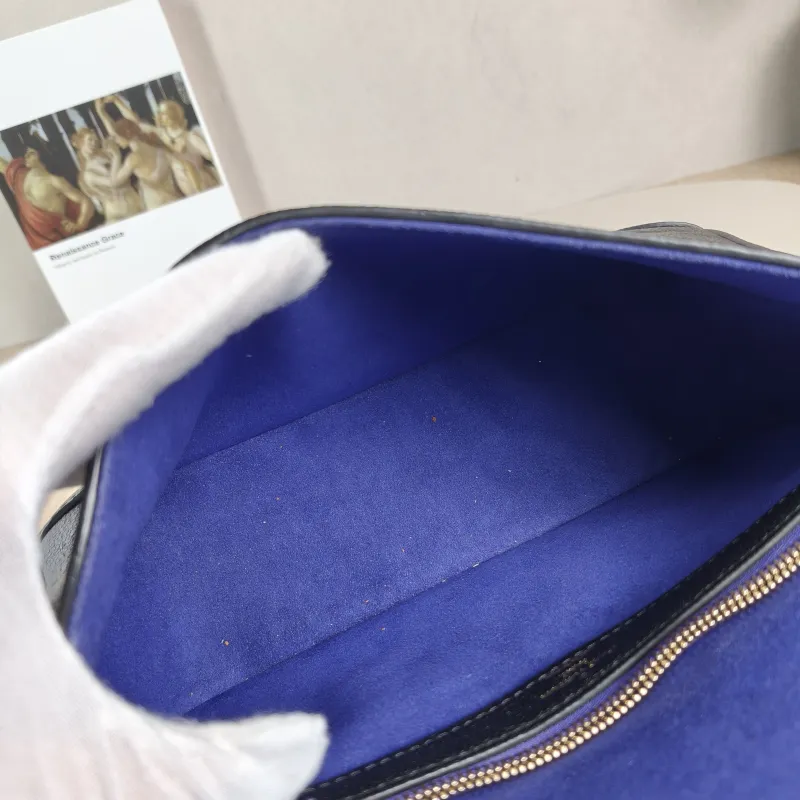 Louis Vuitton Crossbody Bag Diane Baguette Bag Black Empreinte Embossed Calfskin Small24 × 9 × 15 cm — detail view 7 of 14