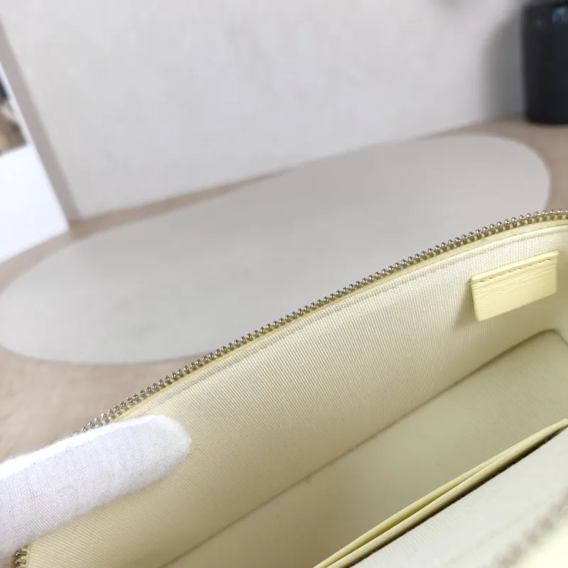 Chanel Crossbody Bag lp Box Bag Top Handle Crossbody Bag Yellow Grained Calfskin 19.5 × 5 × 12 cm — detail view 12 of 13