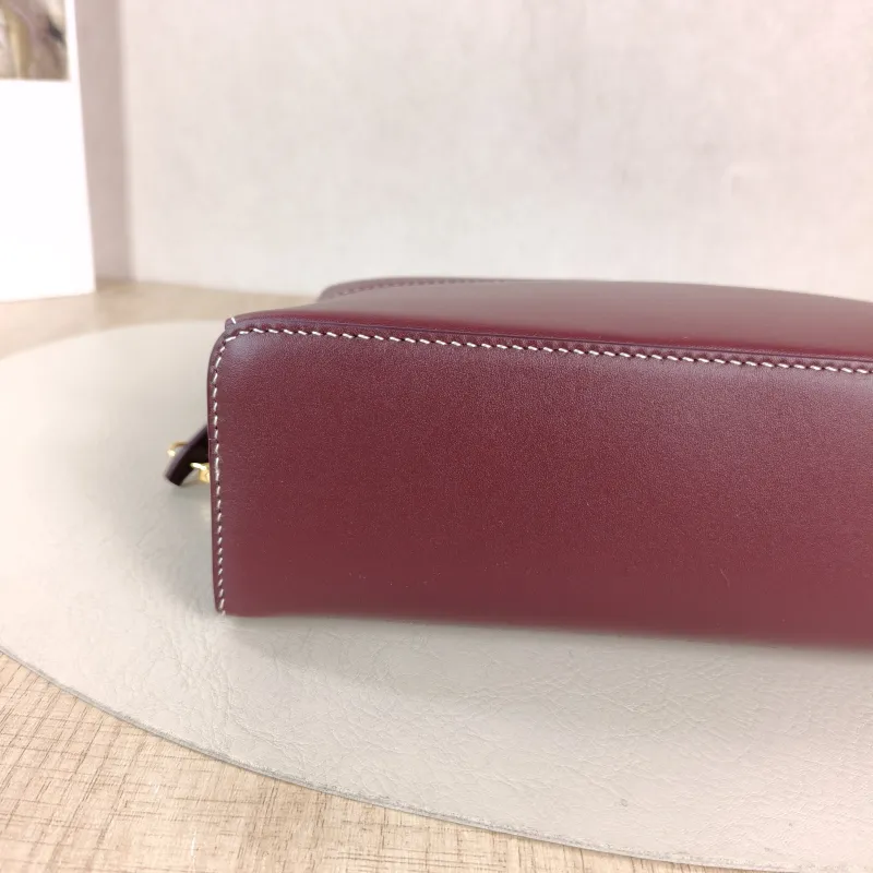 Loro Piana Crossbody Bag Extra Bag L23 Burgundy Calfskin One Size 23 × 7 × 12 cm — detail view 7 of 10
