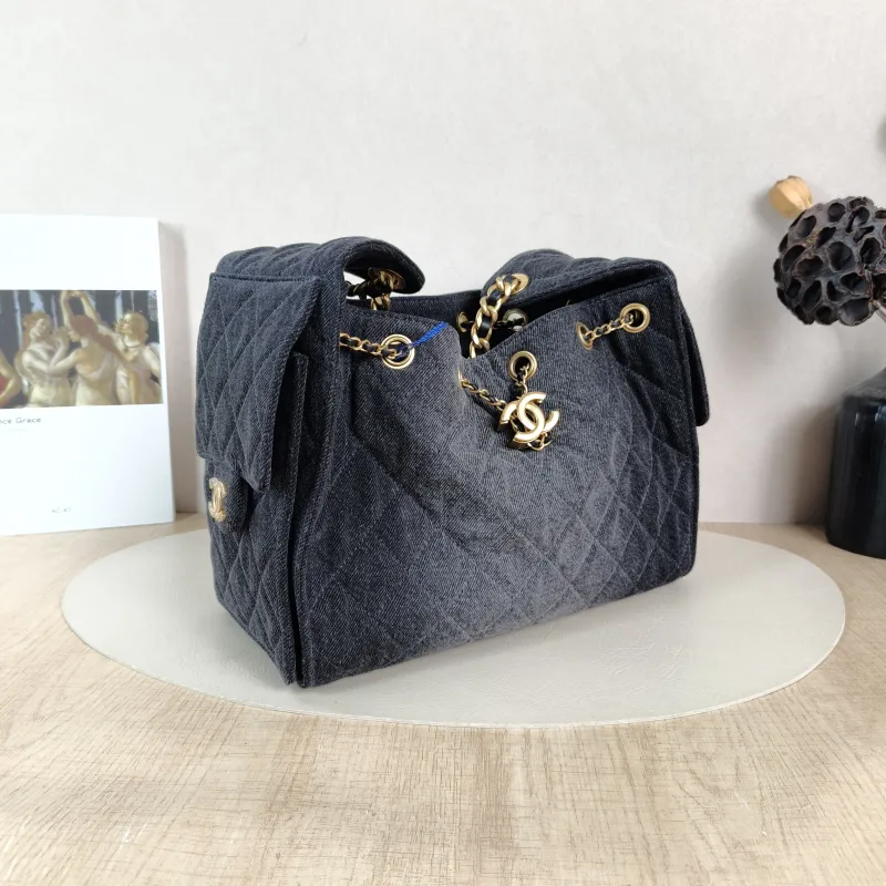 Chanel Shoulder Bag 25Bag Grey Small 26 × 14 × 30 cm — cover view 3 of 6