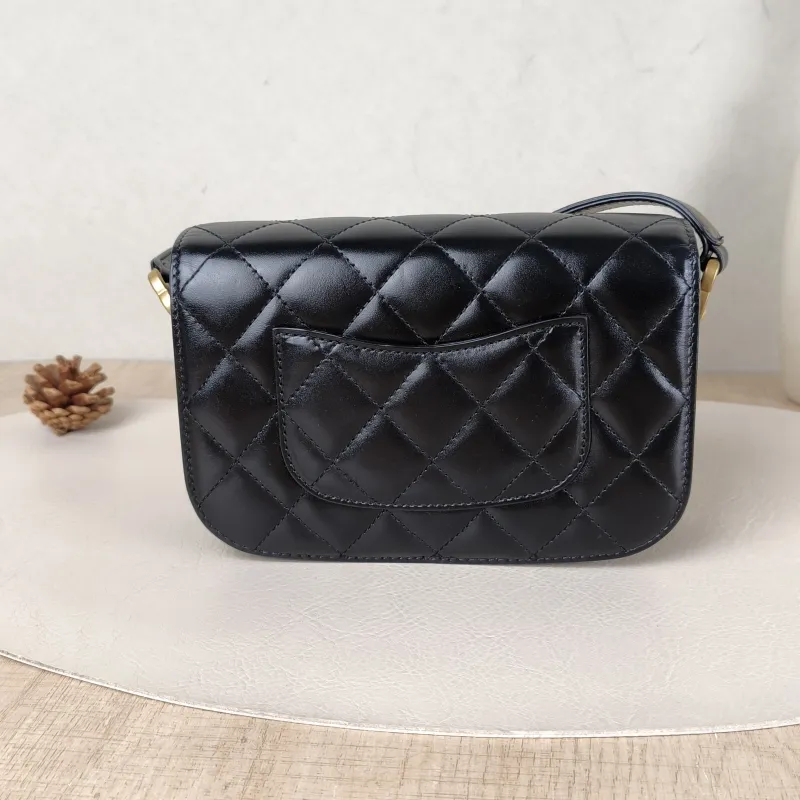 Chanel Crossbody Bag22a c Black Calfskinmini17.5 × 5.5 × 12 cm — cover view 2 of 5