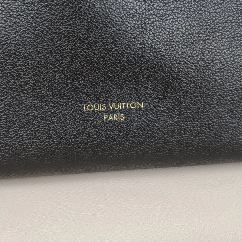 Louis Vuitton Shoulder Bag Low Key Hobo Shoulder Bag Black Calfskin Medium31 × 18 × 35 cm — detail view 5 of 11