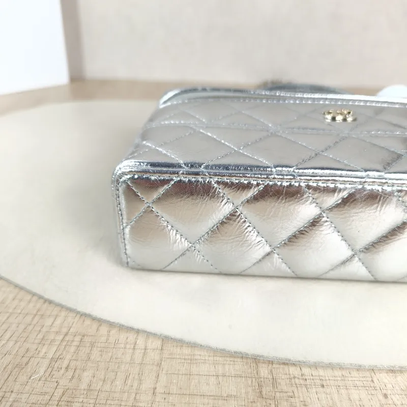 Chanel Top Handle Bag lp Silver Waxed Leather One Size19.5 × 5 × 17 cm — detail view 11 of 13