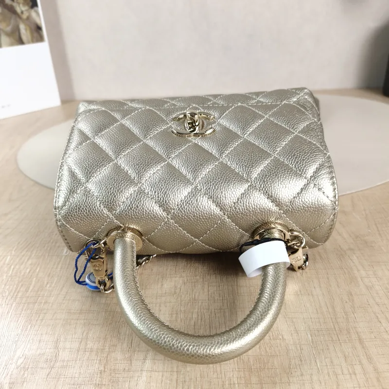 Chanel Crossbody Bag Coco Handle​ Grained Calfskin Mini 19 × 9 × 13 cm — detail view 10 of 12