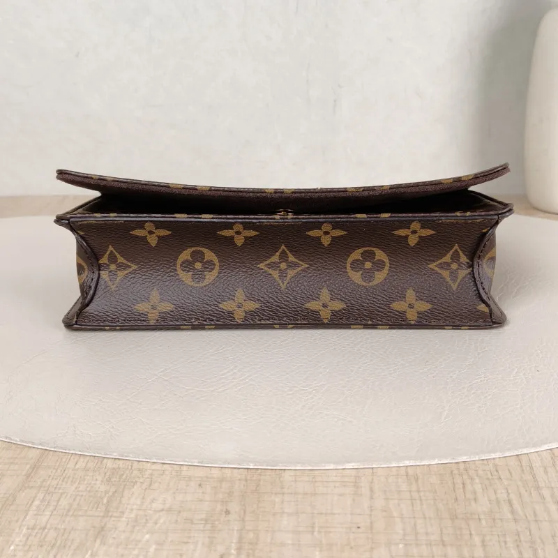 Louis Vuitton Crossbody Bag LILY Chain Bagwoc Monogram PVC One Size 21 × 3.5 × 10.5 cm — cover view 4 of 5